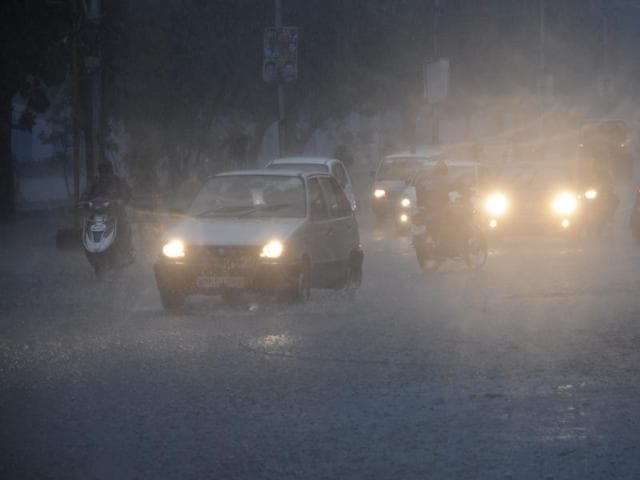 Shabri Nagar in Bhopal was flooded on Tuesday. (Chandresh Mathur/HT photo) Shabri Nagar in Bhopal was flooded on Tuesday. (Chandresh Mathur/HT photo)