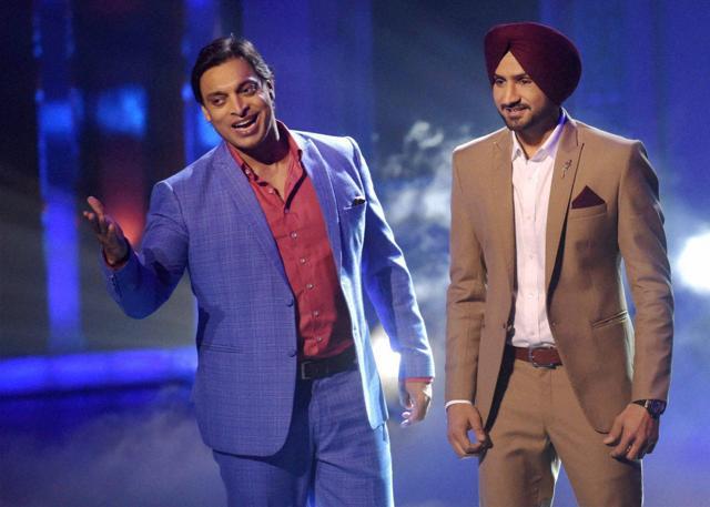 Cricketers Shoaib Akhtar and Harbhajan Singh will be judging a comedy show soon. (PTI) Cricketers Shoaib Akhtar and Harbhajan Singh will be judging a comedy show soon. (PTI)