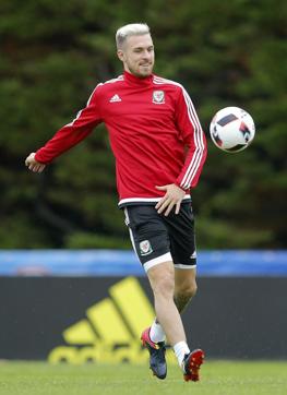 Manchester Untied are rumoured to be interested in Arsenal’s Welsh midfielder Aaron Ramsey. (REUTERS) Manchester Untied are rumoured to be interested in Arsenal’s Welsh midfielder Aaron Ramsey. (REUTERS)