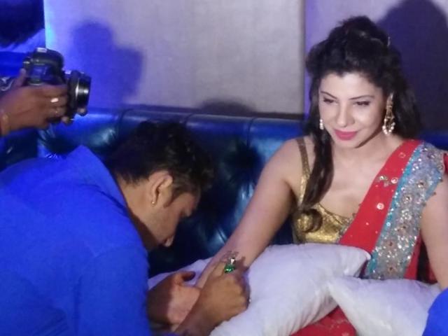Born in Gorakhpur (Uttar Pradesh), Avinash (Sambhavna’s fiancee) met her during Dance Sangram (2010) - a dance reality show for regional channel Mahua TV. (Anmol Arora/HT)