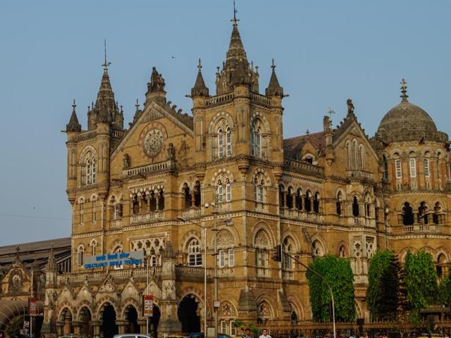 A view of Chhatrapati Shivaji Terminus before the lights were turned off to mark Earth Hour on March 19.(Photo: Bhushan Koyande/HT) A view of Chhatrapati Shivaji Terminus before the lights were turned off to mark Earth Hour on March 19.(Photo: Bhushan Koyande/HT)