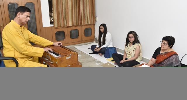 The institute also holds classes for all age groups, including senior citizens and professionals for whom music is a stress buster. (Tribhuwan Sharma / HT Photo) The institute also holds classes for all age groups, including senior citizens and professionals for whom music is a stress buster. (Tribhuwan Sharma / HT Photo)