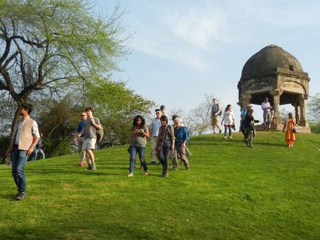 The walks also include discussions about the places visited. (delhiheritagewalks)