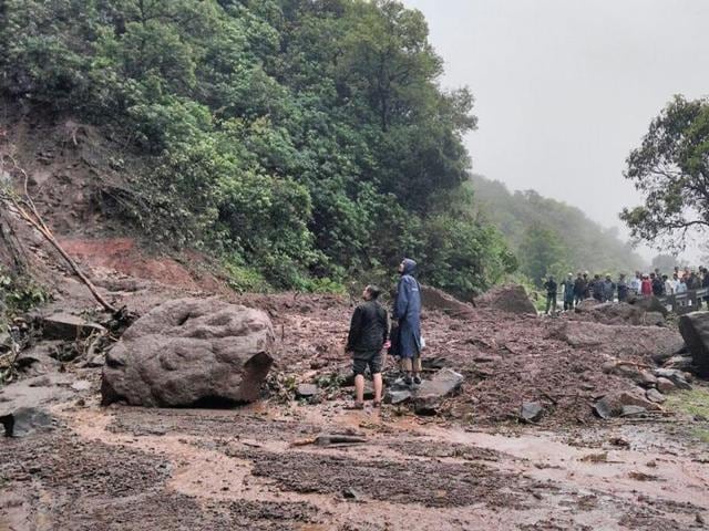 Landslide at Kumbharli Ghat on Krad-Chiplun road. (HT PHOTO)