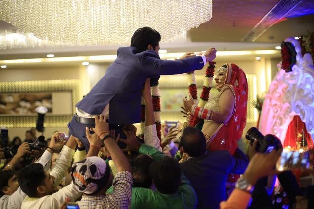 Sambhavna met Avinash during the shooting of a regional dance reality show.