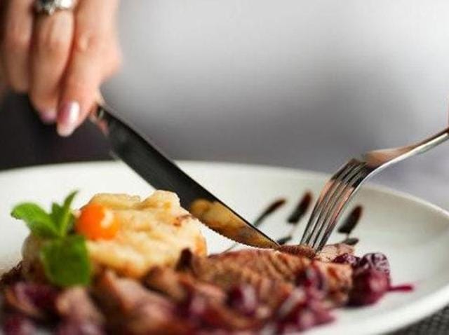 Always keep in mind that you must opt for low-fat sauces, health flour options and cooking techniques while dining out. (Shutterstock) Always keep in mind that you must opt for low-fat sauces, health flour options and cooking techniques while dining out. (Shutterstock)