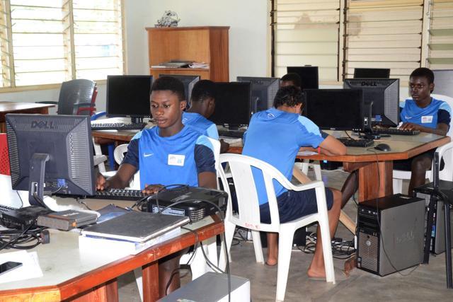 Right to Dream academy students study at Maya Angelou ICT room in Akrade, eastern region, on June 30, 2016. (AFP PHOTO) Right to Dream academy students study at Maya Angelou ICT room in Akrade, eastern region, on June 30, 2016. (AFP PHOTO)