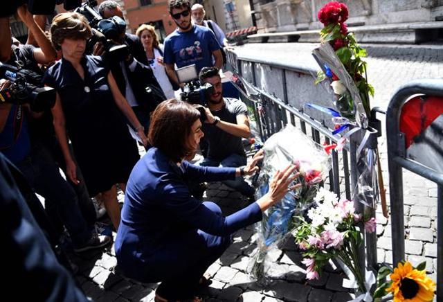 Italian Lower House Speaker Laura Boldrini lays down flowers in front of the French Embassy in Rome on after the deadly attack in Nice. (AFP) Italian Lower House Speaker Laura Boldrini lays down flowers in front of the French Embassy in Rome on after the deadly attack in Nice. (AFP)