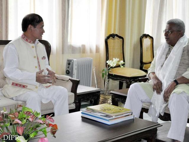 Arunachal CM Nabam Tuki (left) meets governor Tathagata Roy. (HT Photo) Arunachal CM Nabam Tuki (left) meets governor Tathagata Roy. (HT Photo)