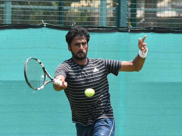 Saketh Myneni showed grit and guts to overcome his Korean opponent in tough conditions (Sanjeev Sharma / HT photo) Saketh Myneni showed grit and guts to overcome his Korean opponent in tough conditions (Sanjeev Sharma / HT photo)