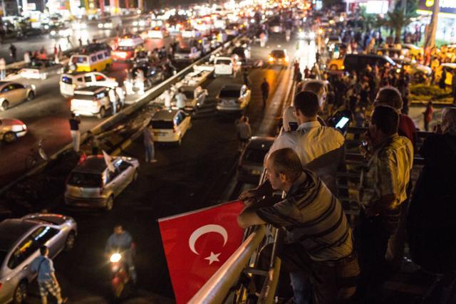 People take to the street in support of President Recep Tayyip Erdogan in Antalya, Turkey. (AFP Photo) People take to the street in support of President Recep Tayyip Erdogan in Antalya, Turkey. (AFP Photo)