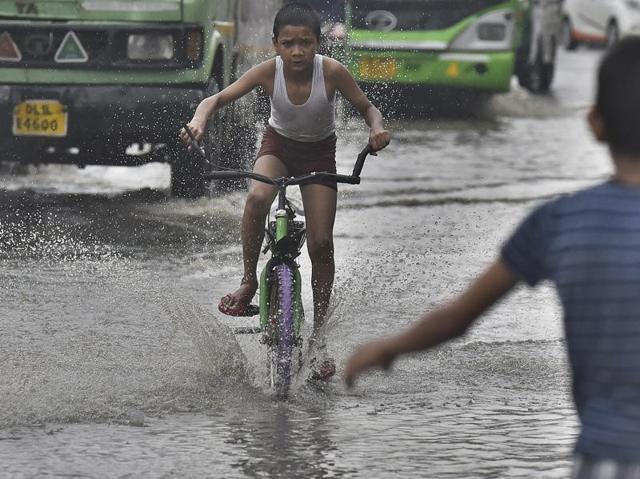 Heavy rains in the national capital have caused major water logging in several areas, leaving residents and commuters stranded and causing traffic snarls. (Raj K Raj/HT Photo) Heavy rains in the national capital have caused major water logging in several areas, leaving residents and commuters stranded and causing traffic snarls. (Raj K Raj/HT Photo)