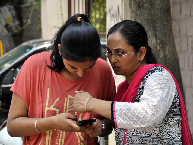 According to the HT-MaRS smartphone user survey, a whopping 66% housewives make online purchases during their free time. According to the HT-MaRS smartphone user survey, a whopping 66% housewives make online purchases during their free time.