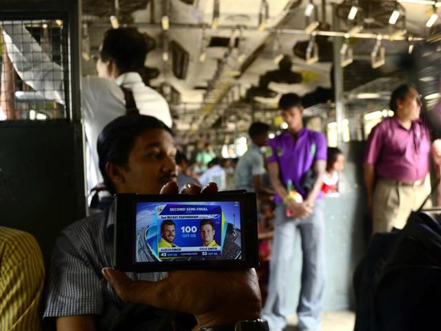 43% male users and 28% females say that smartphones have increased the amount of time they spend watching movies and videos. (HT Photo) 43% male users and 28% females say that smartphones have increased the amount of time they spend watching movies and videos. (HT Photo)