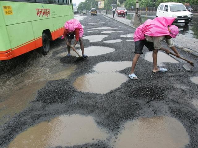 The BMC may end up spending more public money on those roads which could have been done free of cost. According to the road-inquiry report, the substandard road repair and reconstruction work by contractors have cost the civic body a loss of Rs14 crore (Hindustan Times) The BMC may end up spending more public money on those roads which could have been done free of cost. According to the road-inquiry report, the substandard road repair and reconstruction work by contractors have cost the civic body a loss of Rs14 crore (Hindustan Times)