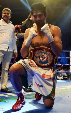 Singh relied on right hooks, taking advantage of his six-foot frame and wider reach than his Welsh-born Australian opponent, who stood at 5 feet 10 inches. (PTI) Singh relied on right hooks, taking advantage of his six-foot frame and wider reach than his Welsh-born Australian opponent, who stood at 5 feet 10 inches. (PTI)