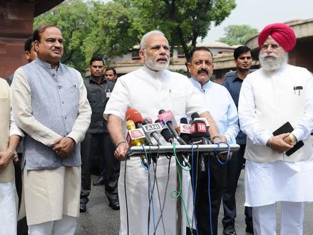Prime Minister Narendra Modi addresses the media ahead of the monsoon session.(Photo tweeted by PIB India)