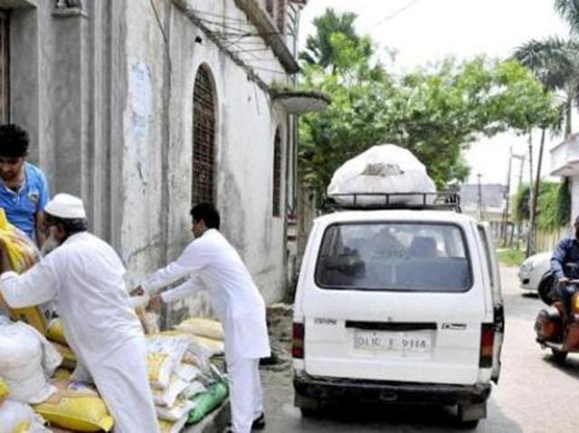 (Representative image) A group of 15 armed men allegedly robbed from the houses of rehabilitated Muzaffarnagar riots victims. (Sushil Kumar/HT File Photo) (Representative image) A group of 15 armed men allegedly robbed from the houses of rehabilitated Muzaffarnagar riots victims. (Sushil Kumar/HT File Photo)