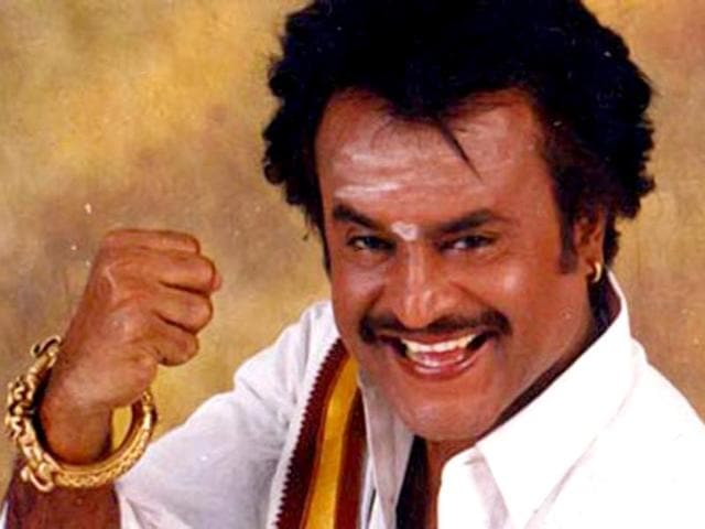 With Arunachalam (1997), Rajini brought in the quintessential macho South Indian hero look - anga vastram, white shirt and sandalwood paste on forehead! Too much, da! With Arunachalam (1997), Rajini brought in the quintessential macho South Indian hero look - anga vastram, white shirt and sandalwood paste on forehead! Too much, da!