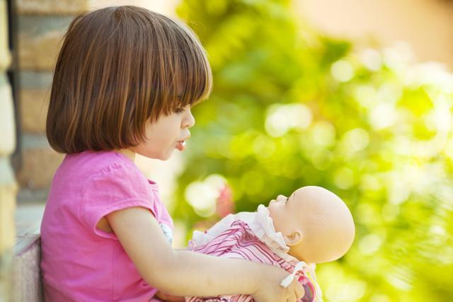 Significant sex differences are evident at an earlier age in a familiar nursery environment than gendered identity is usually demonstrated. (Shutterstock)