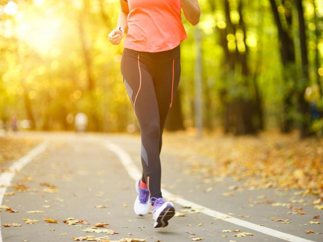 Moderate-intensity exercise such as brisk walking burns off fat in the muscles, relieving their block of glucose uptake, say researchers.(Shutterstock)