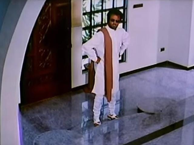 For Padaiyyappa (1999), he went desi, perfecting a chudidar-kurta get-up paired with glasses. For Padaiyyappa (1999), he went desi, perfecting a chudidar-kurta get-up paired with glasses.