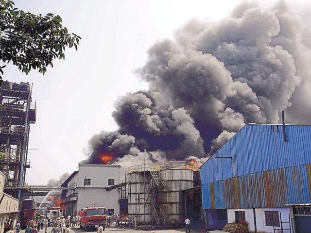 A fire was reported at Sara Exports unit, engaged in basic drug manufacturing, around 10am. (Sakib Ali/HT Photo) A fire was reported at Sara Exports unit, engaged in basic drug manufacturing, around 10am. (Sakib Ali/HT Photo)