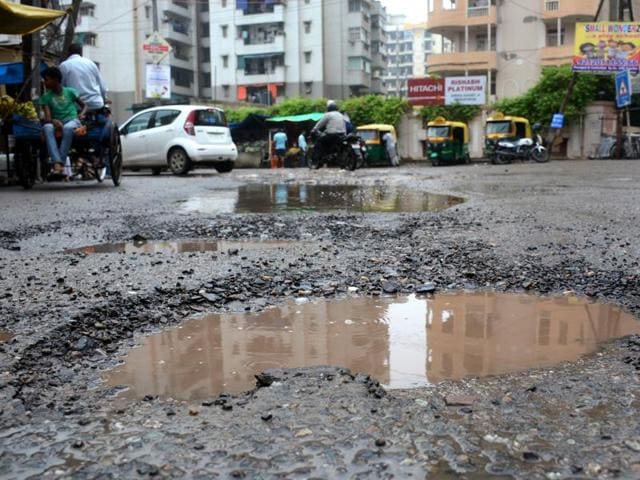 The Ghaziabad Municipal Corporation will now float tenders for various infrastructure projects to be undertaken from these funds. (Sakib Ali/HT Photo) The Ghaziabad Municipal Corporation will now float tenders for various infrastructure projects to be undertaken from these funds. (Sakib Ali/HT Photo)