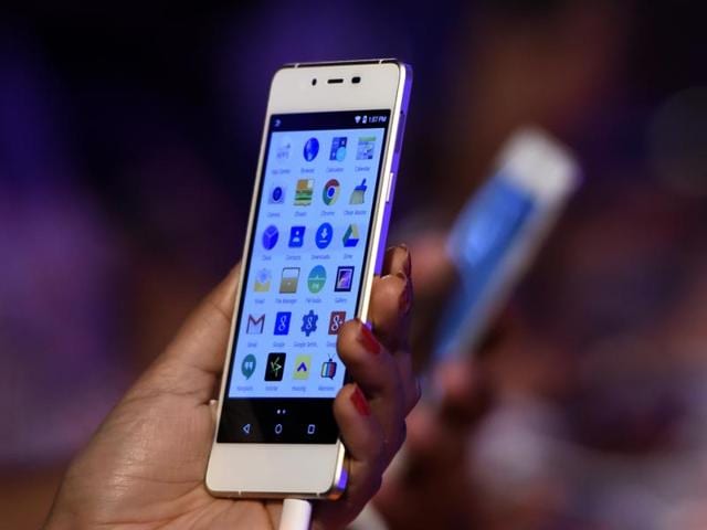 Even though e-commerce is in a nascent stage in the country, with people still discovering its nuances, 47% of the respondents to the survey said they browse many sites when looking to buy a product. Even though e-commerce is in a nascent stage in the country, with people still discovering its nuances, 47% of the respondents to the survey said they browse many sites when looking to buy a product.