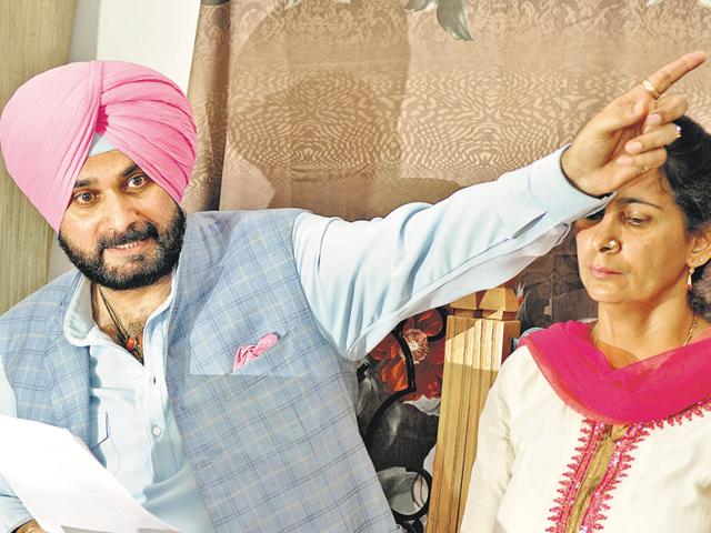 The resignation is not entirely unexpected, considering how Sidhu found himself hitting a political cul-de-sac in the saffron party that had launched his political innings and sent him to the Lok Sabha thrice from Amritsar.(HT File Photo)