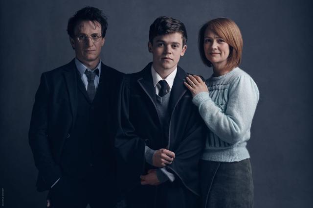Harry Potter and Ginny Weasley with their son Albus Severus Potter. (Twitter/Harry Potter Play)