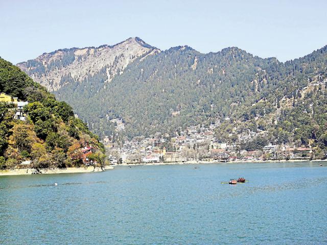Drinking water for Nainital is sourced indirectly through tube wells dug in the vicinity of the lake. The fall in the lake’s carrying capacity affects water supply to the city. (HT File Photo) Drinking water for Nainital is sourced indirectly through tube wells dug in the vicinity of the lake. The fall in the lake’s carrying capacity affects water supply to the city. (HT File Photo)