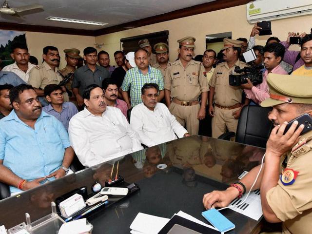 BSP leaders register a complaint against BJP leader Dayashankar Singh for his derogatory remarks against BSP chief Mayawati at the Hazratganj police station in Lucknow.(PTI Photo)