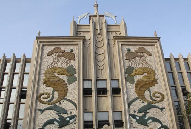 The Taraporewala Aquarium is India’s oldest aquarium. Built in 1951, it cost ₹800,000 and was inaugurated by president Dr Rajendra Prasad. The aquarium is named after a Parsee philanthropist DB Taraporewala who donated ₹200,000 for the construction. (Photo:Bhushan Koyande/HT)
