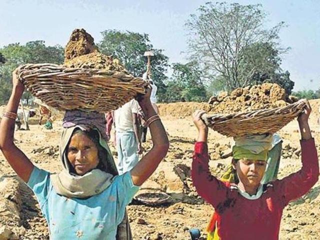 The dual impact of lower production and falling crop realisations has translated into depressed rural incomes, shrunk further by cutbacks in MGNREGA wage spends. (HT File Photo) The dual impact of lower production and falling crop realisations has translated into depressed rural incomes, shrunk further by cutbacks in MGNREGA wage spends. (HT File Photo)