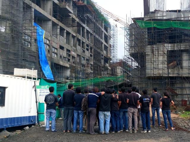 The students of IIT-Indore wear black T-shirts to protest over fee hike saying the institute still lacks basic facilities. (HT photo) The students of IIT-Indore wear black T-shirts to protest over fee hike saying the institute still lacks basic facilities. (HT photo)