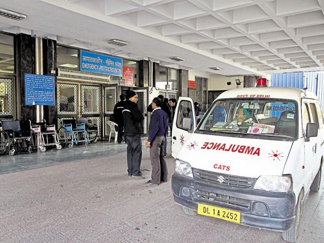 Out of the total 1,600 ambulances in Delhi, 1,210 run on diesel and 991 of them are over a decade old. (Sanjeev Verma/ HT File) Out of the total 1,600 ambulances in Delhi, 1,210 run on diesel and 991 of them are over a decade old. (Sanjeev Verma/ HT File)