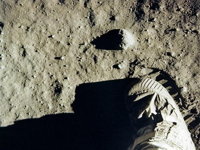 Aldrin’s boot and footprint on lunar soil. This iconic image dominated magazine covers for years.  (NASa) 