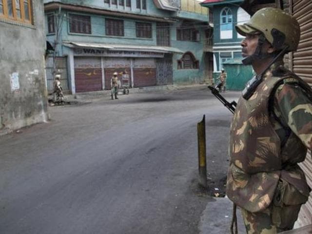 Students appearing for NEET II on July 24 will be able to use their admit card as curfew passes in violence-hit Srinagar.(AP File Photo)