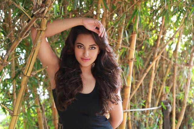 Sonakshi Sinha says that Akira filmmaker AR Murugadoss and stunt director Anal Arasu were happy with her action-packed performance in the film. Sonakshi Sinha says that Akira filmmaker AR Murugadoss and stunt director Anal Arasu were happy with her action-packed performance in the film.