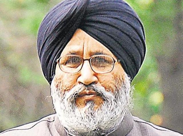 Principals of these schools along with district education officers (DEOs) and block primary education officers (BPEOs) are to appear before the minister, Daljit Singh Cheema, in SAS Nagar on July 27.(HT File)