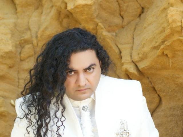 Pakistani singer Taher Shah is upset with Varun Dhawan for spoofing his latest song, Angel, on Kapil Sharma’s TV show. Pakistani singer Taher Shah is upset with Varun Dhawan for spoofing his latest song, Angel, on Kapil Sharma’s TV show.