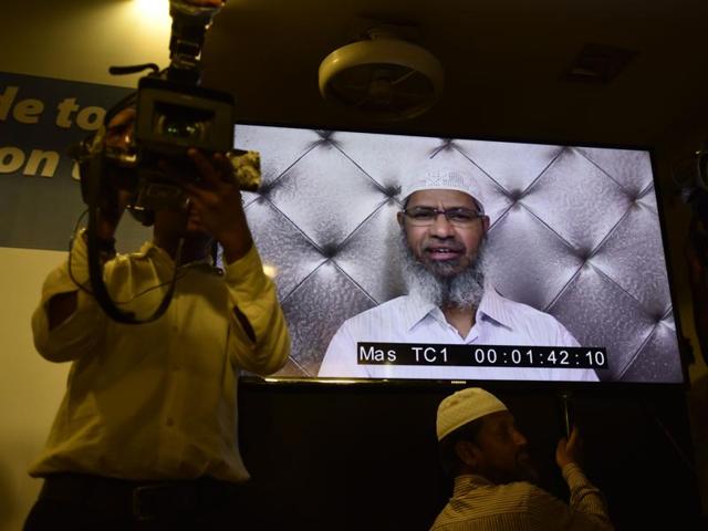 The Islamic Research Foundation has been under the scanner for its founder and controversial Islamic preacher, Zakir Naik. An employee of the foundation is suspected of influencing youth into joining the Islamic State.(Vijayanand Gupta/ HT Photo)