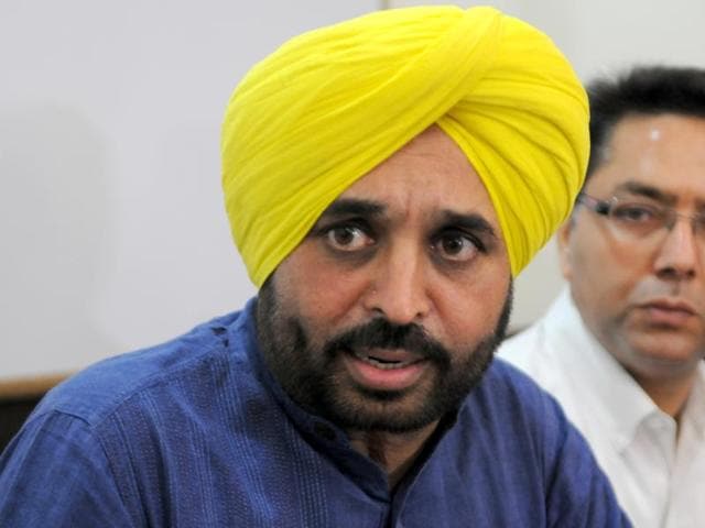 AAP MP Bhagwant Mann has posted a video to social media that documented his trip from his residence to Parliament, including going through security pickets. (Anil Dayal / HT Photo) AAP MP Bhagwant Mann has posted a video to social media that documented his trip from his residence to Parliament, including going through security pickets. (Anil Dayal / HT Photo)