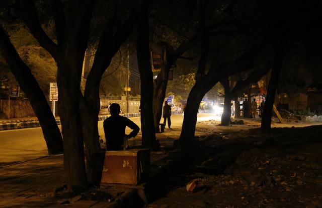 From the CDR Chowk to the main Chhatarpur road, it has been a hub of anti-social elements. (Sanchit Khanna/Hindustan Times) From the CDR Chowk to the main Chhatarpur road, it has been a hub of anti-social elements. (Sanchit Khanna/Hindustan Times)