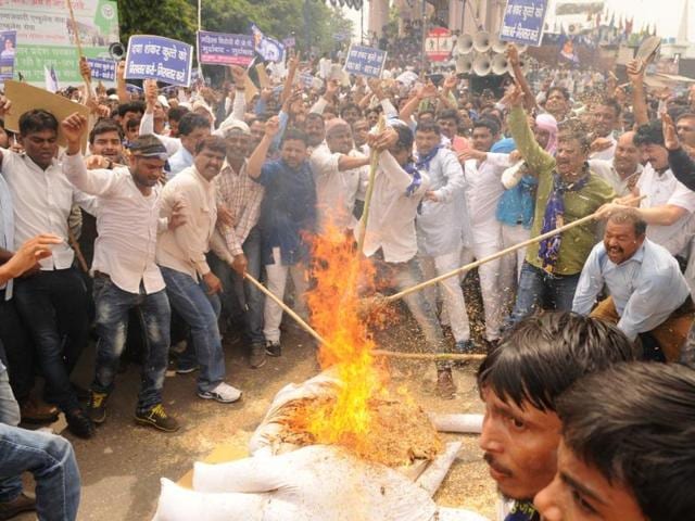Thousands of Bahujan Samaj Party workers thronged Lucknow streets on Thursday, shouting slogans and demanding the arrest of an expelled senior BJP leader who called BSP chief and four-time chief minister Mayawati a ‘prostitute’. (HT Photo) Thousands of Bahujan Samaj Party workers thronged Lucknow streets on Thursday, shouting slogans and demanding the arrest of an expelled senior BJP leader who called BSP chief and four-time chief minister Mayawati a ‘prostitute’. (HT Photo)