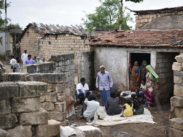 Relatives of the Dalit youths brutally assaulted by self-styled cow protectors last week at Samadhiyala village in Una, Gujarat.(Arun Sharma/HT PHOTO)