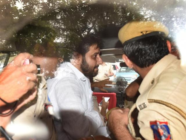 MLA Amanatullah Khan was arrested by the Delhi Police on Sunday for allegedly abusing a woman. (Sushil Kumar/ Hindustan Times) MLA Amanatullah Khan was arrested by the Delhi Police on Sunday for allegedly abusing a woman. (Sushil Kumar/ Hindustan Times)