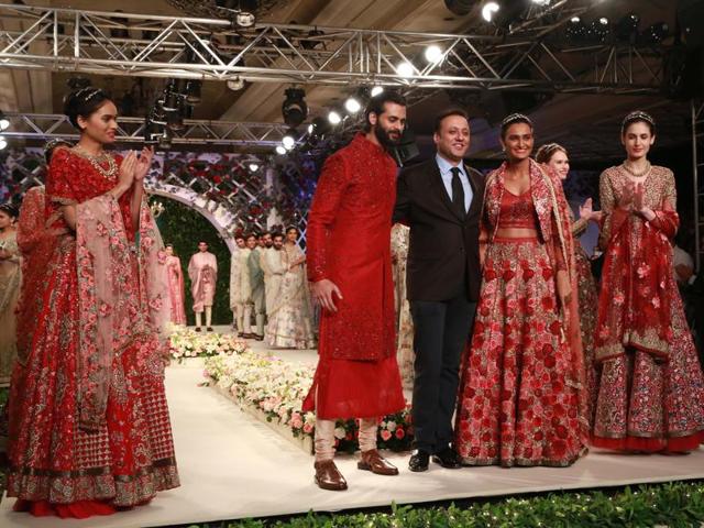 The other, with an equally resplendent collection, was Varun Bahl, who presented some awe-inspiring lehengas, gowns and saris for the contemporary bride. (Amal KS/HT Photo) The other, with an equally resplendent collection, was Varun Bahl, who presented some awe-inspiring lehengas, gowns and saris for the contemporary bride. (Amal KS/HT Photo)