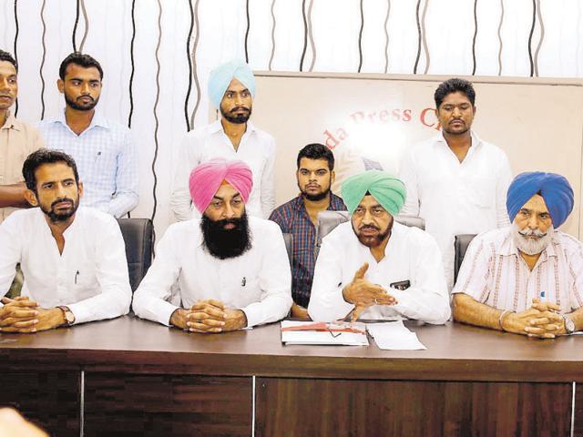 AAP rebels interacting with mediapersons after resigning from the party in Bathinda on Sunday. (Sanjeev Kumar/HT) AAP rebels interacting with mediapersons after resigning from the party in Bathinda on Sunday. (Sanjeev Kumar/HT)